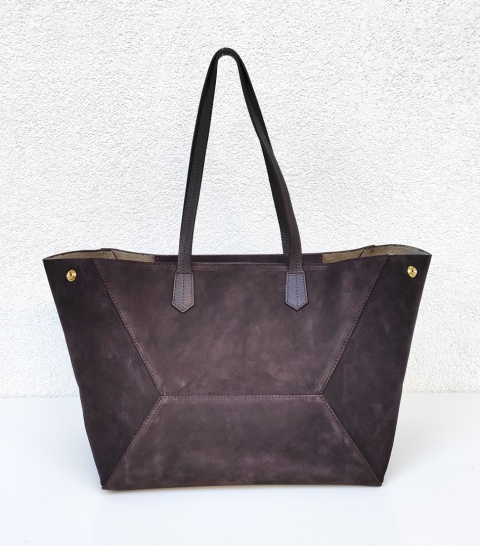 Zamszowy shopper w czekoladowym kolorze