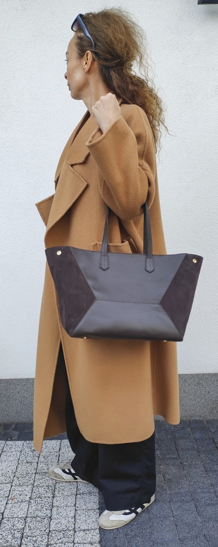 Zamszowy shopper w czekoladowym kolorze