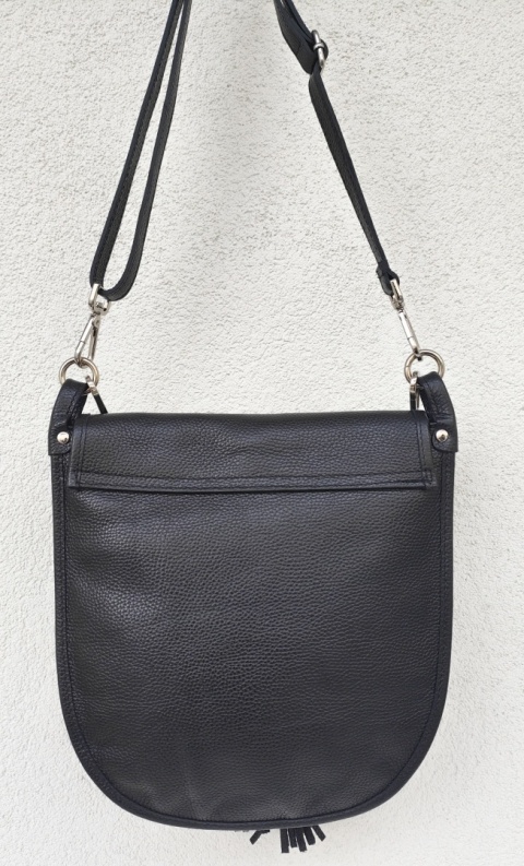 Czarna listonoszka torebka z frędzlem