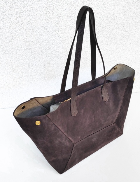 Zamszowy shopper w czekoladowym kolorze